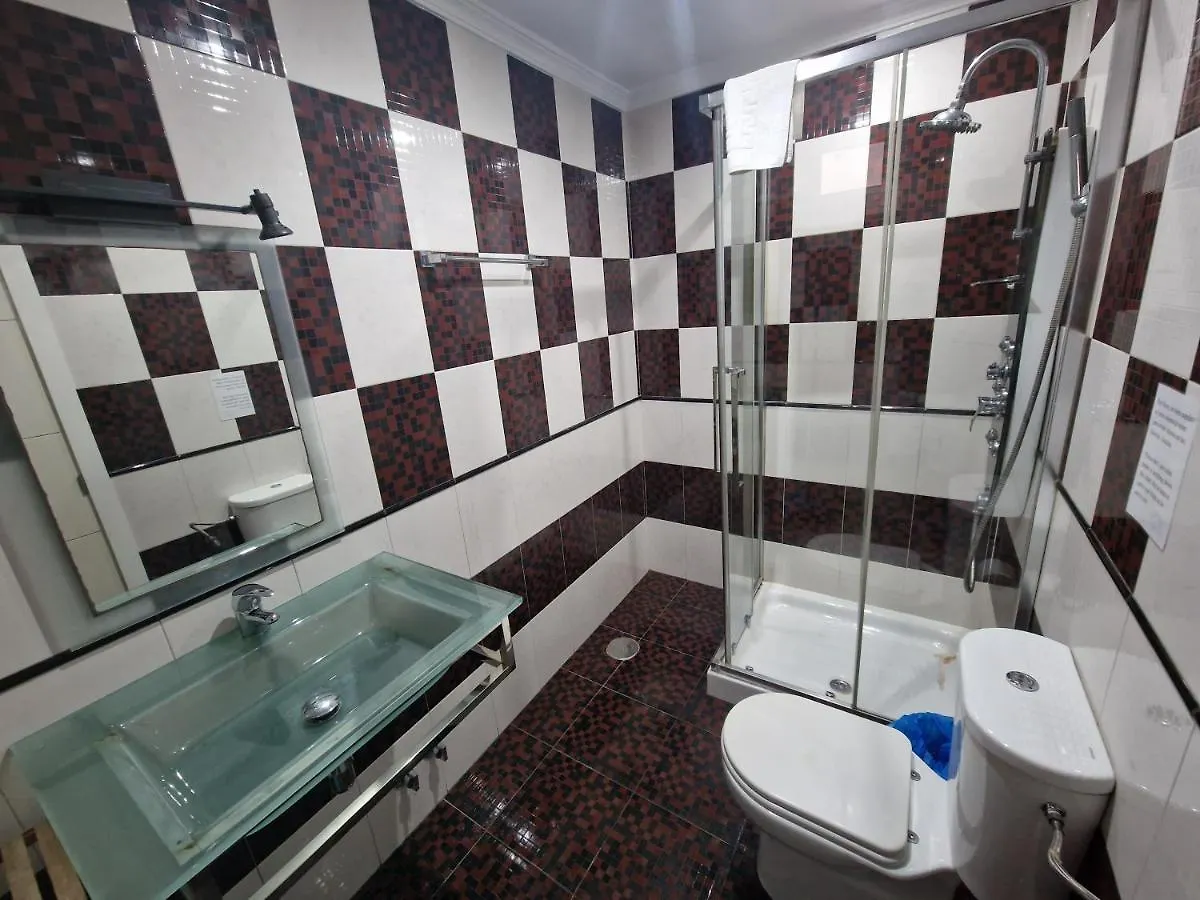 Habitaciones Miramar Bolonia 0*,